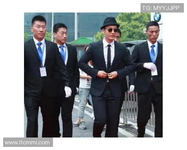 中国足球明星保镖揭秘背后的故事与职业生涯的挑战与荣耀